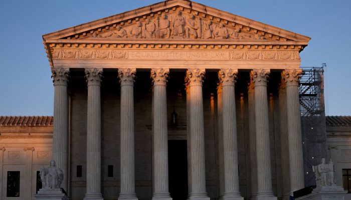 2026-01-09T114101Z_1_LYNXMPEM080LQ_RTROPTP_4_USA-COURT-RULINGS.jpg