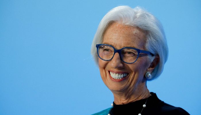 2026-02-19T110656Z_1_LYNXMPEM1I0KE_RTROPTP_4_MACRO-BCE-LAGARDE-NAOIMINENTE.jpg