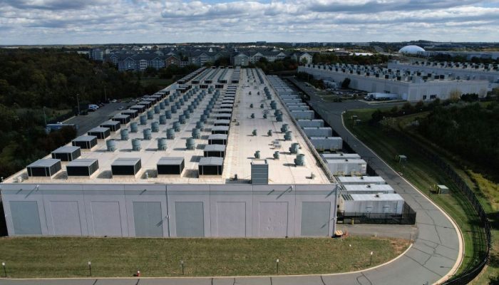2026-06-11T144551Z_1_LYNXMPEM5A13S_RTROPTP_4_USA-DATA-CENTERS-POLL.jpg