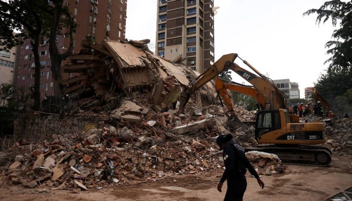 2026-06-26T010937Z_1774542907_RC2A1MAASXM2_RTRMADP_3_VENEZUELA-QUAKE.jpg
