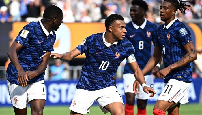 2026-07-01T181411Z_1_LYNXMPEM6036X_RTROPTP_4_SOCCER-WORLDCUP-FRA-SWE_rec_red.jpg