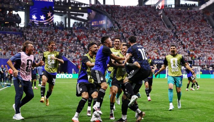 2026-07-15T212430Z_1362625599_UP1EM7F1M16F5_RTRMADP_3_SOCCER-WORLDCUP-ENG-ARG.jpg