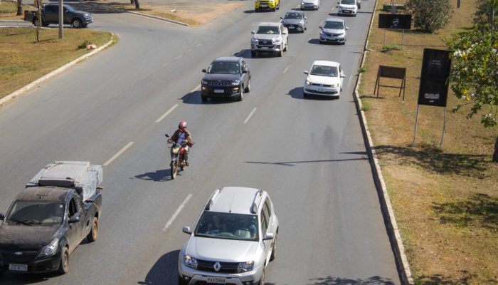 23.10.-Transito.-Foto-Tony-Oliveira-Agencia-Brasilia.jpeg