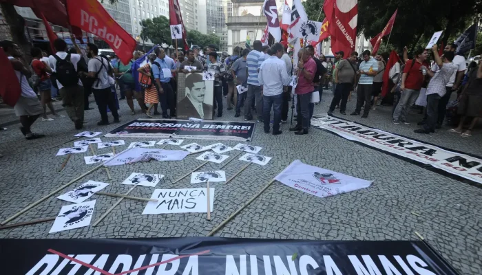 909520-ditadura-nunca-mais_protesto_rj.webp.webp