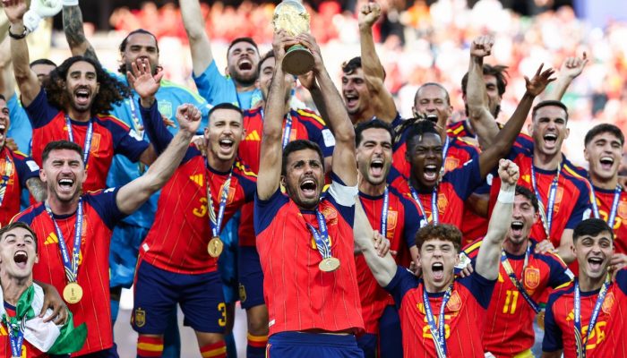AFP__20260719__C2LJ4PY__v1__MidRes__FblWc2026Match104EspArgFinalTrophy.jpg