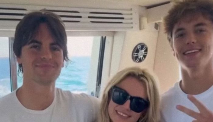 Britney-Spears-com-os-filhos-Sean-e-Jayden-.jpg