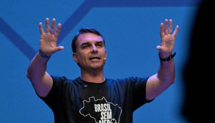 Flavio-Bolsonaro-1-1.jpg