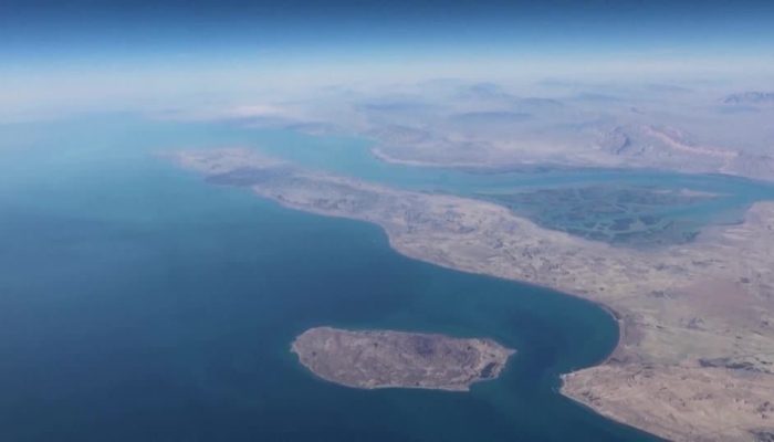 Imagem-aerea-da-regiao-proxima-ao-Estreito-de-Ormuz.jpg