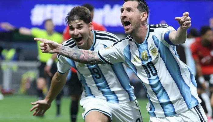 Lionel-Messi-comemora-gol-marcado-pela-Argentina-contra-o-Egito-na-Copa-do-Mundo-scaled-aspect-ratio.jpeg