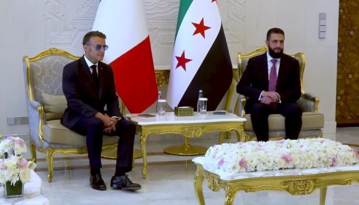 Macron-se-reune-com-Sharaa-em-Damasco-capital-da-Siria-apos-explosoes.jpg