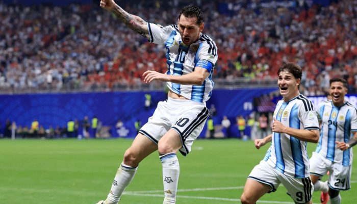 Messi-Celebra-gol-argentina-egito-copa-e1783450013986.jpg