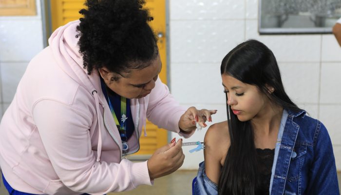 Vacinacao-contra-HPV-amplia-publico-alvo_Foto-Jhonatan-Cantarelle-Agencia-Saude-DF-1.jpg