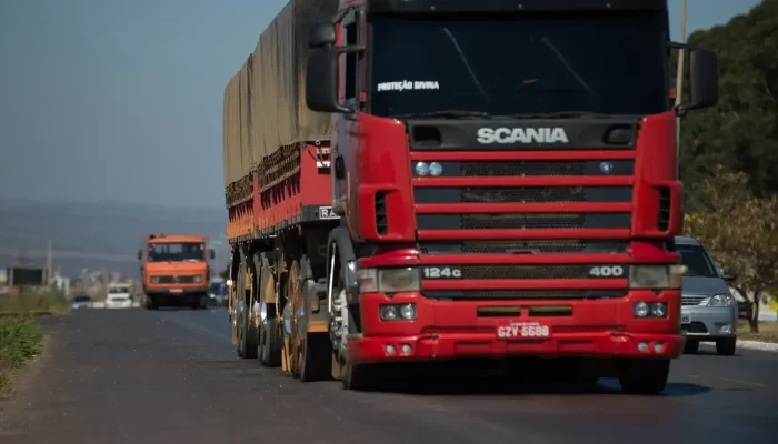 caminhoes_transporte_de_cargas010720143046.webp.webp