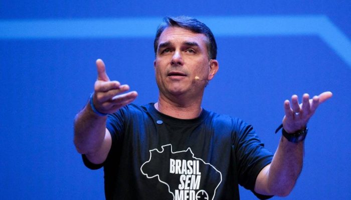 flavio-bolsonaro-politico-pl.jpg