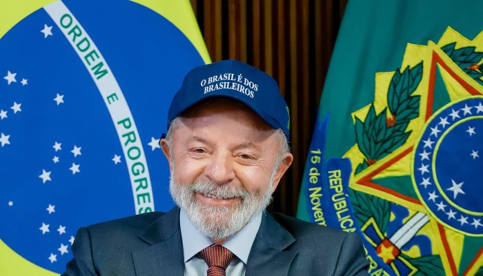 lula-bone-brasil-dos-brasileiros-1.jpg