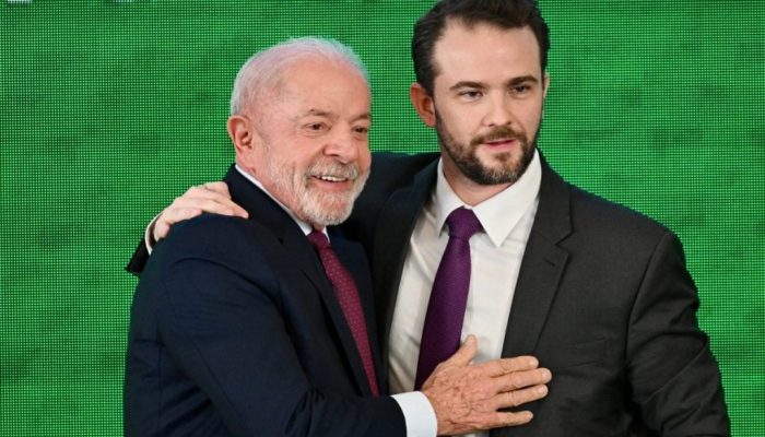 lula-e-dario-durigan-foto-afp-1024x683-1.jpg